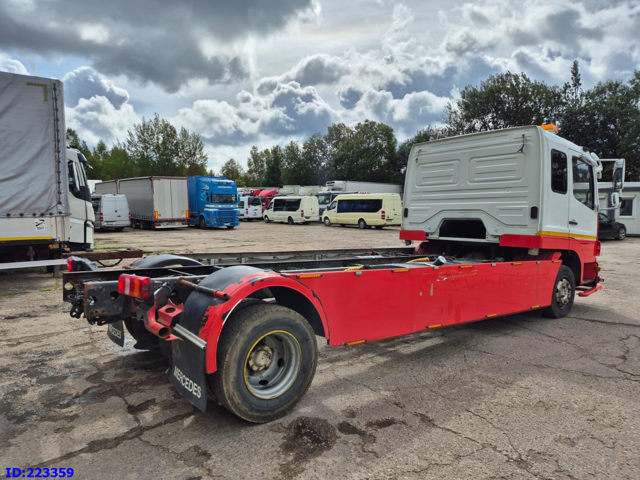 MERCEDES-BENZ Atego 1224 - משאית עם שלדת תא: תמונה 4 MERCEDES-BENZ Atego 1224 - משאית עם שלדת תא: תמונה 4