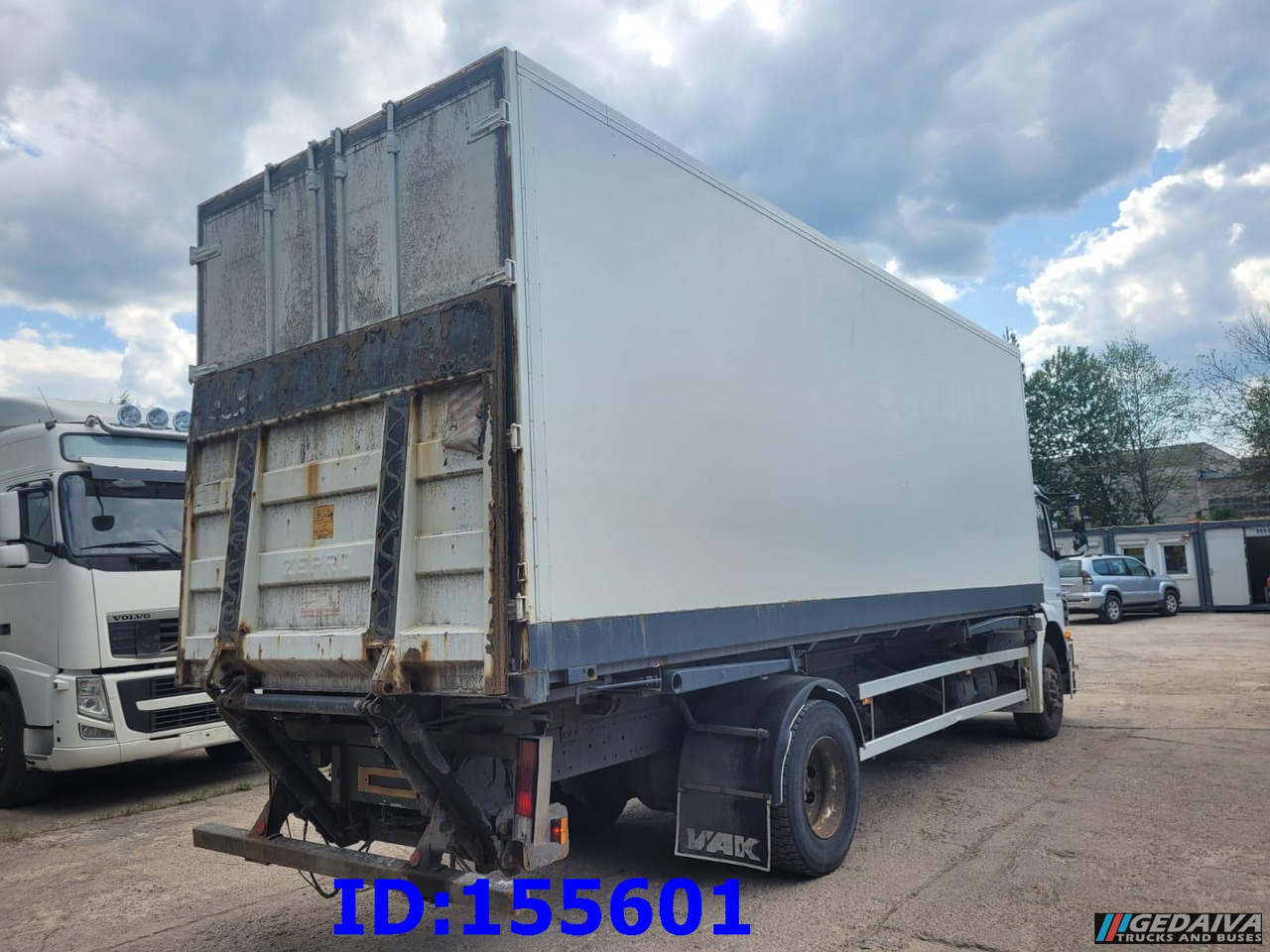 MERCEDES-BENZ Axor 1828 Manual - משאית איזותרמית: תמונה 5 MERCEDES-BENZ Axor 1828 Manual - משאית איזותרמית: תמונה 5