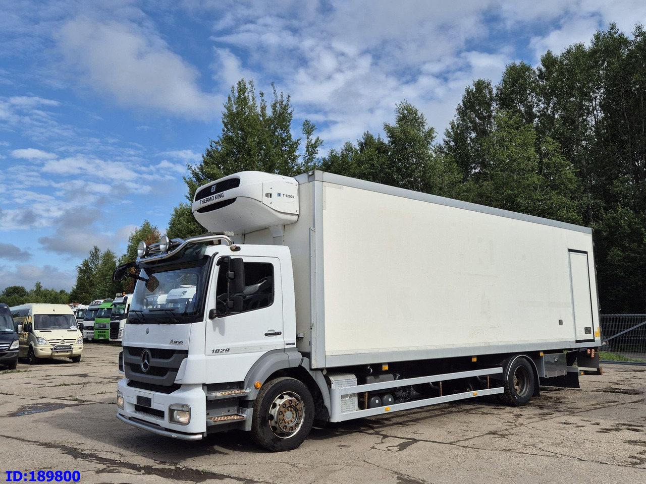 MERCEDES-BENZ Axor 1829 Euro5 Manual + Tail lift - משאית קירור: תמונה 1 MERCEDES-BENZ Axor 1829 Euro5 Manual + Tail lift - משאית קירור: תמונה 1