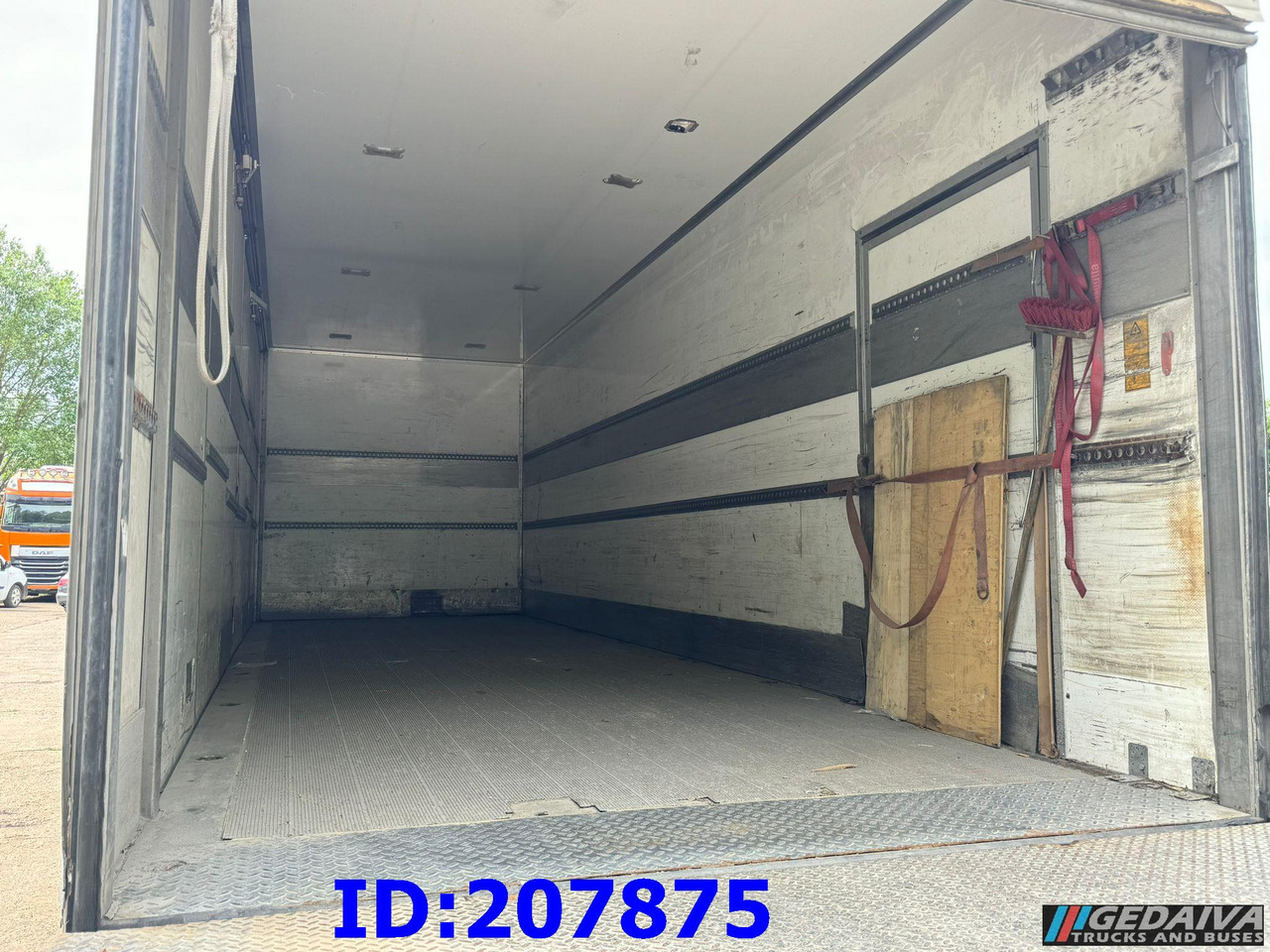 MERCEDES-BENZ Axor 1829 - Euro5 - Manual - משאית איזותרמית: תמונה 5 MERCEDES-BENZ Axor 1829 - Euro5 - Manual - משאית איזותרמית: תמונה 5