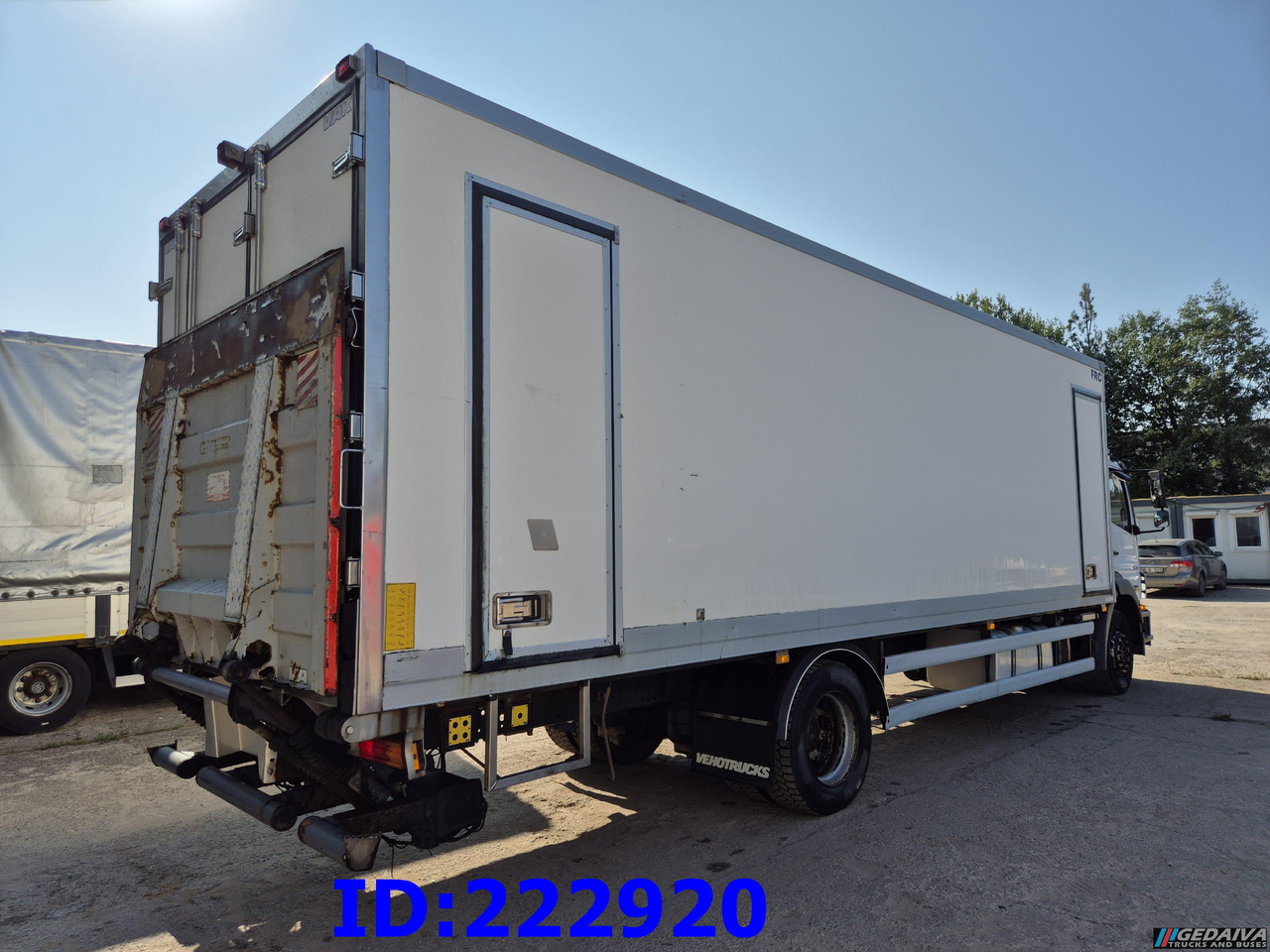 MERCEDES-BENZ Axor 1829 Manual + Tail lift - משאית קירור: תמונה 5 MERCEDES-BENZ Axor 1829 Manual + Tail lift - משאית קירור: תמונה 5