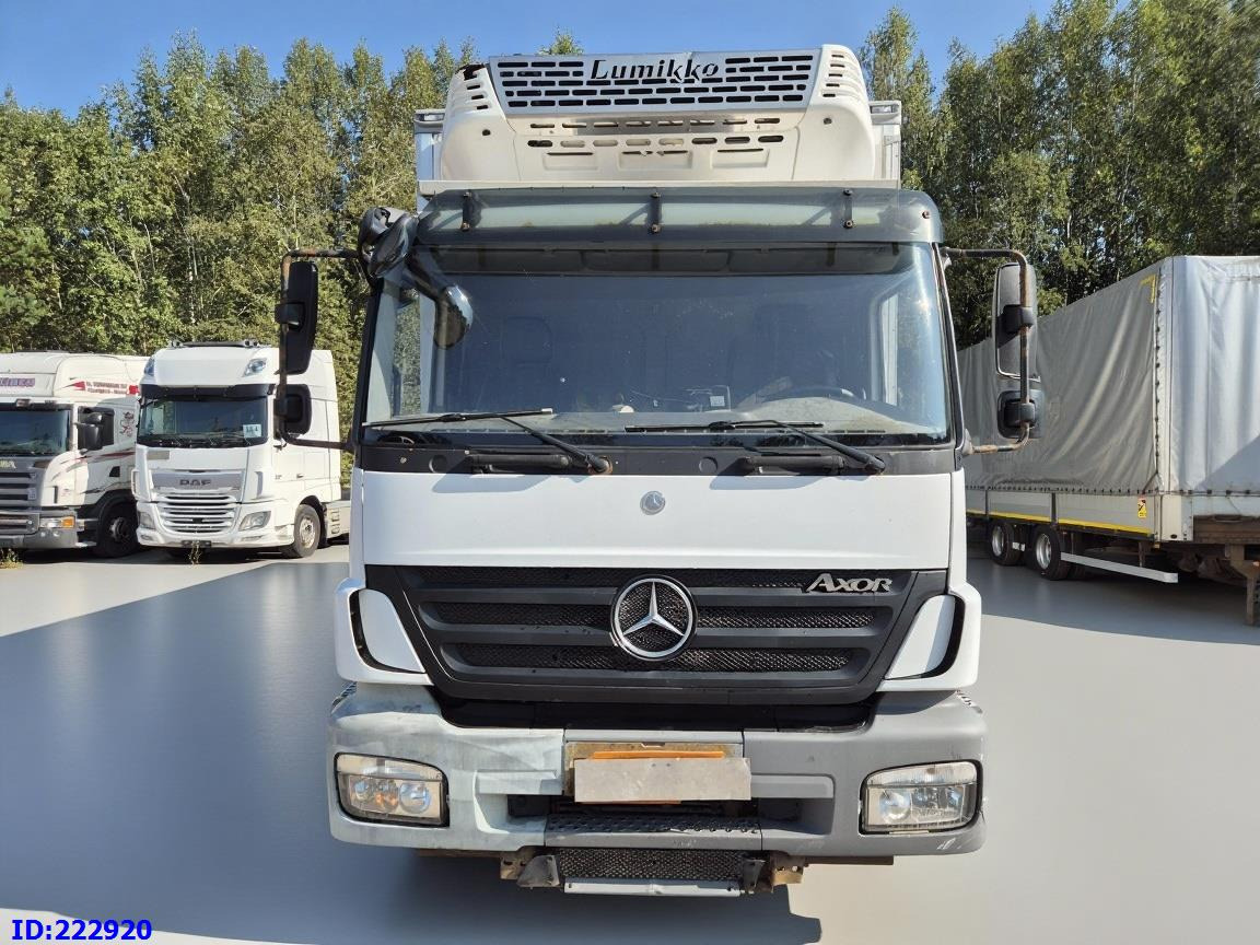 MERCEDES-BENZ Axor 1829 Manual + Tail lift - משאית קירור: תמונה 2 MERCEDES-BENZ Axor 1829 Manual + Tail lift - משאית קירור: תמונה 2