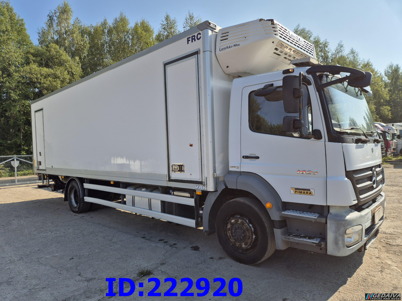 MERCEDES-BENZ Axor 1829 Manual + Tail lift - משאית קירור: תמונה 3 MERCEDES-BENZ Axor 1829 Manual + Tail lift - משאית קירור: תמונה 3