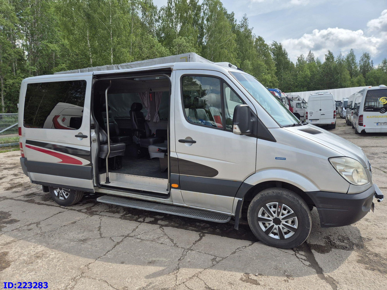 MERCEDES-BENZ Sprinter 313 - Kasten VIP -Euro5 - אוטובוס בין עירוני: תמונה 4 MERCEDES-BENZ Sprinter 313 - Kasten VIP -Euro5 - אוטובוס בין עירוני: תמונה 4