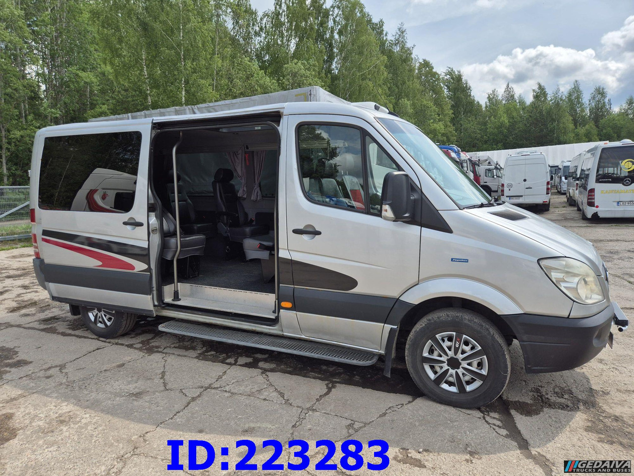 MERCEDES-BENZ Sprinter 313 - Kasten VIP -Euro5 - אוטובוס בין עירוני: תמונה 4 MERCEDES-BENZ Sprinter 313 - Kasten VIP -Euro5 - אוטובוס בין עירוני: תמונה 4