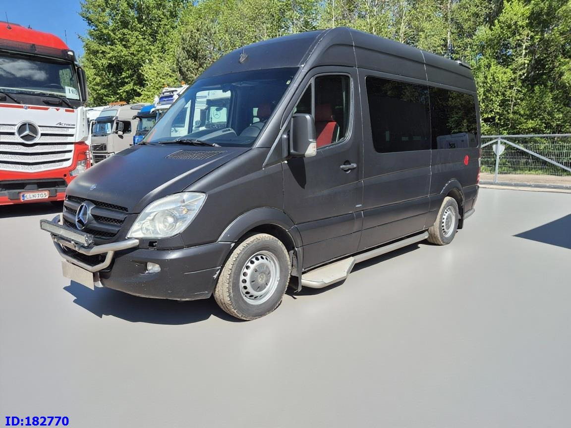 MERCEDES-BENZ Sprinter 319 VIP Euro5 - מיניבוס, כלי רכב מסחרי לנוסעים: תמונה 4 MERCEDES-BENZ Sprinter 319 VIP Euro5 - מיניבוס, כלי רכב מסחרי לנוסעים: תמונה 4