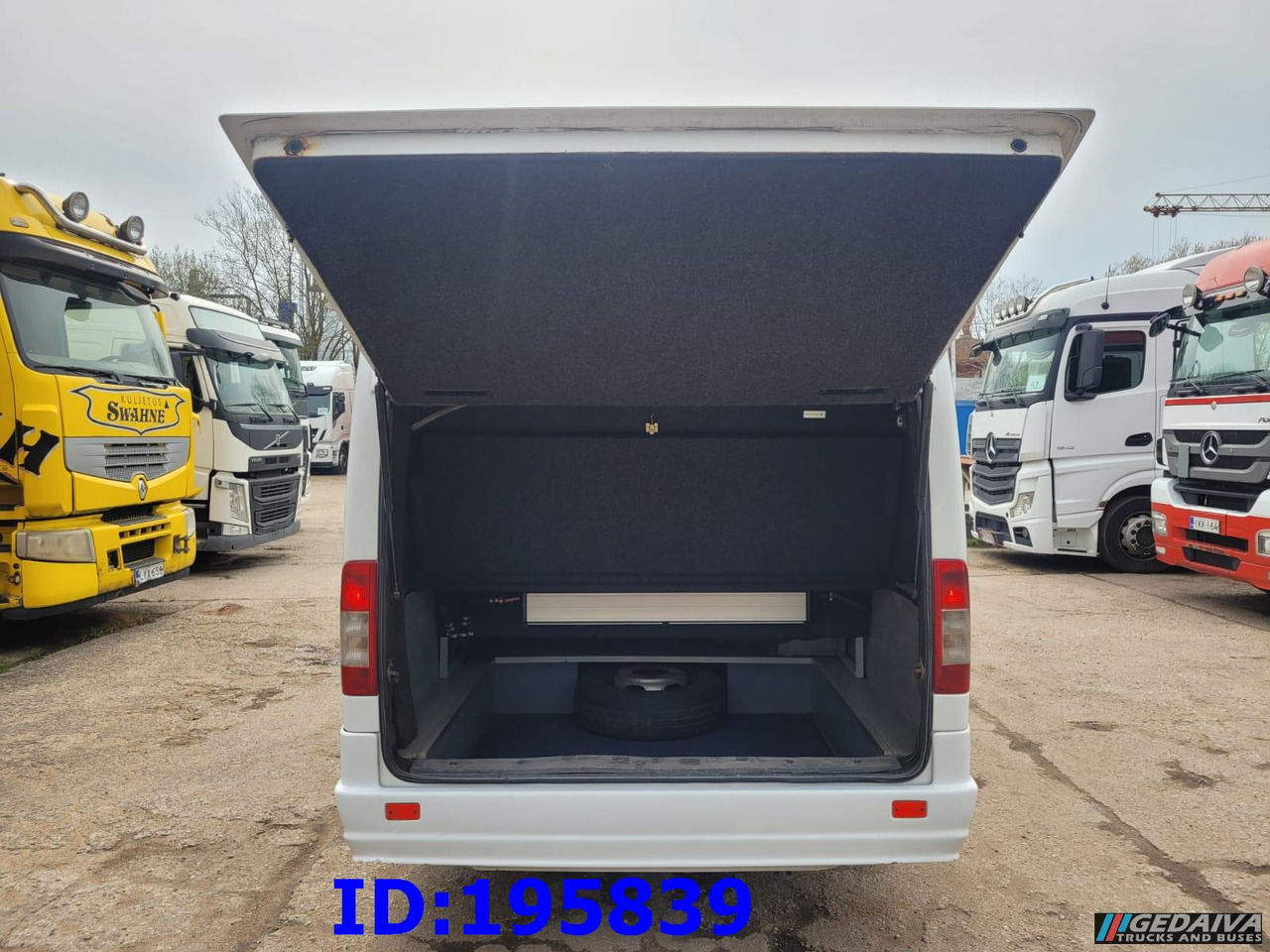 MERCEDES-BENZ Sprinter 416 Pegabus 17place - אוטובוס בין עירוני: תמונה 5 MERCEDES-BENZ Sprinter 416 Pegabus 17place - אוטובוס בין עירוני: תמונה 5