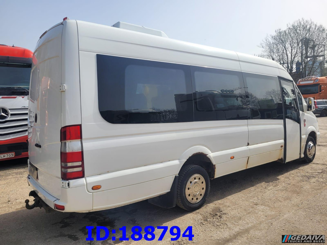 MERCEDES-BENZ Sprinter 518 - Kasten VIP - 20 Seater - אוטובוס בין עירוני: תמונה 5 MERCEDES-BENZ Sprinter 518 - Kasten VIP - 20 Seater - אוטובוס בין עירוני: תמונה 5