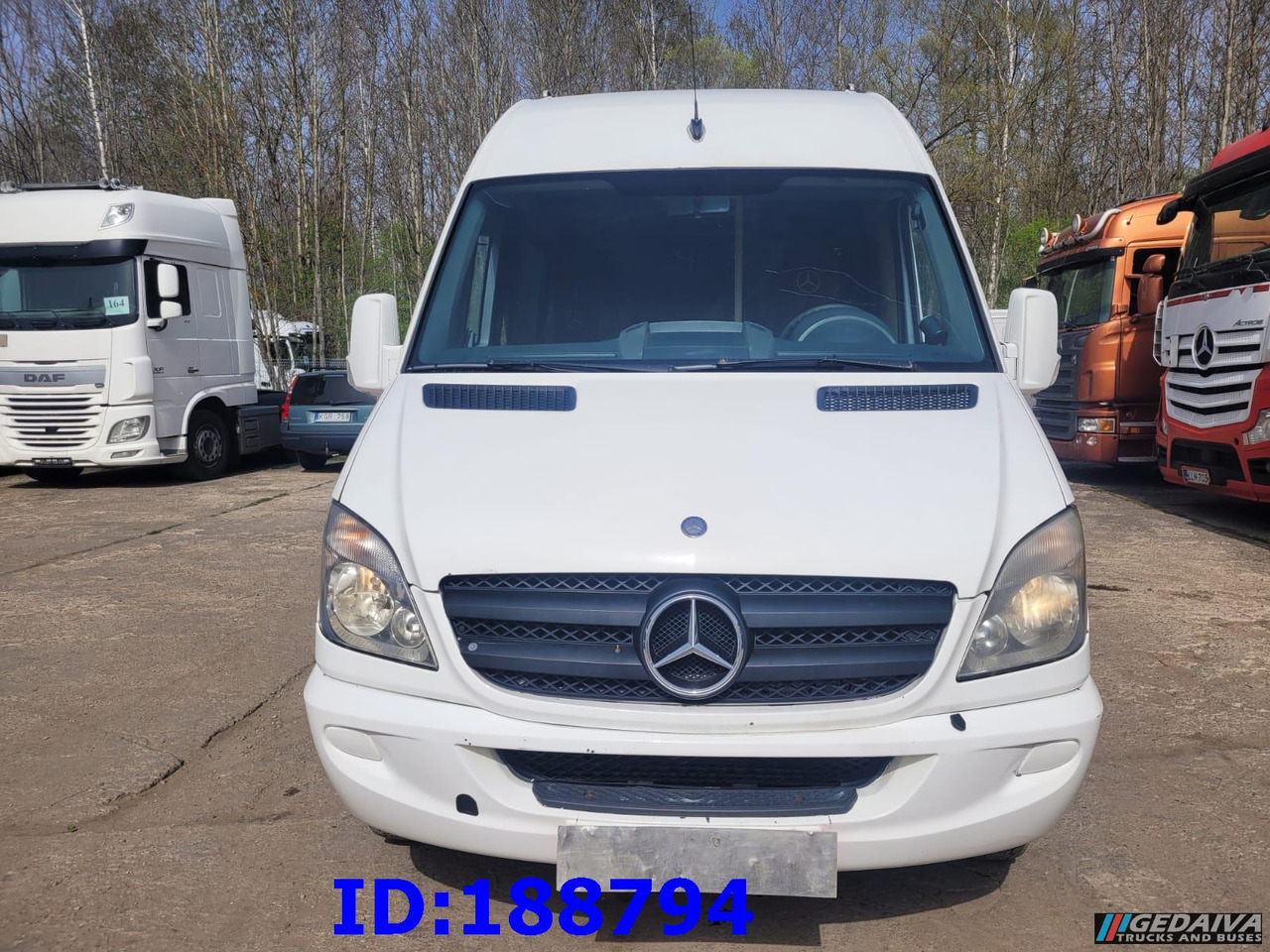 MERCEDES-BENZ Sprinter 518 - Kasten VIP - 20 Seater - אוטובוס בין עירוני: תמונה 2 MERCEDES-BENZ Sprinter 518 - Kasten VIP - 20 Seater - אוטובוס בין עירוני: תמונה 2