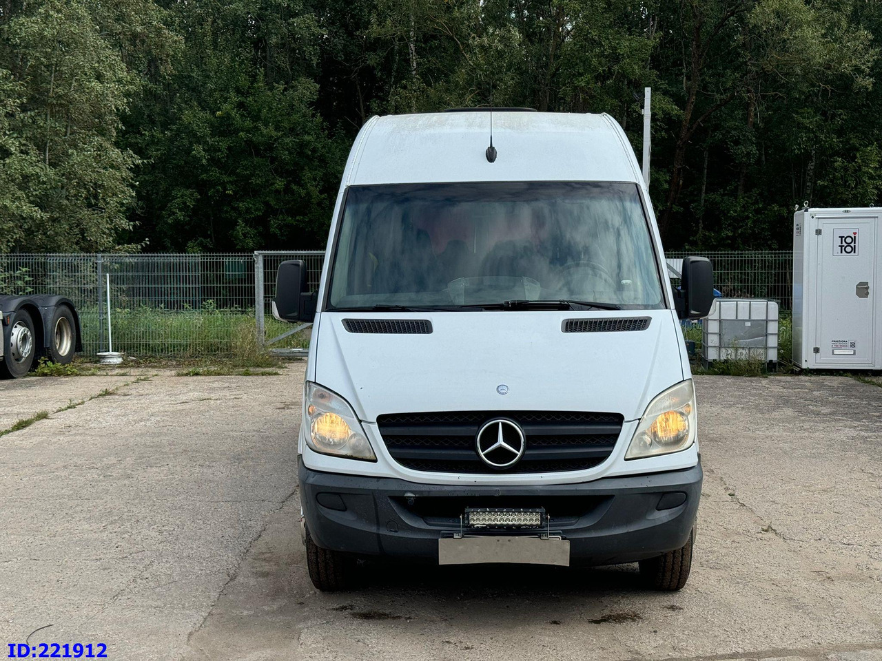 MERCEDES-BENZ Sprinter 518 VIP 17-Place - מיניבוס, כלי רכב מסחרי לנוסעים: תמונה 2 MERCEDES-BENZ Sprinter 518 VIP 17-Place - מיניבוס, כלי רכב מסחרי לנוסעים: תמונה 2