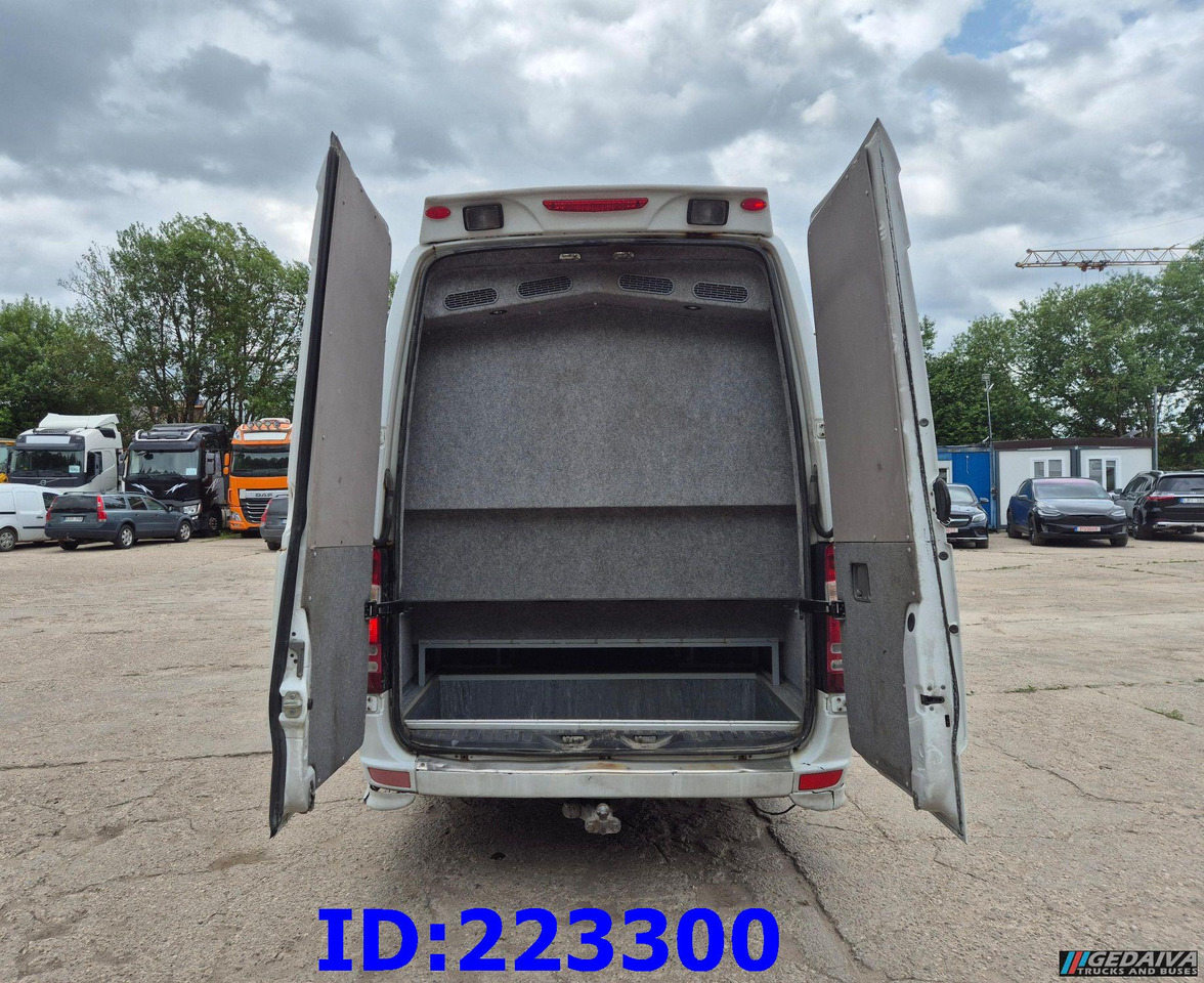 MERCEDES-BENZ Sprinter 518 VIP - 17 Seater - אוטובוס בין עירוני: תמונה 5 MERCEDES-BENZ Sprinter 518 VIP - 17 Seater - אוטובוס בין עירוני: תמונה 5