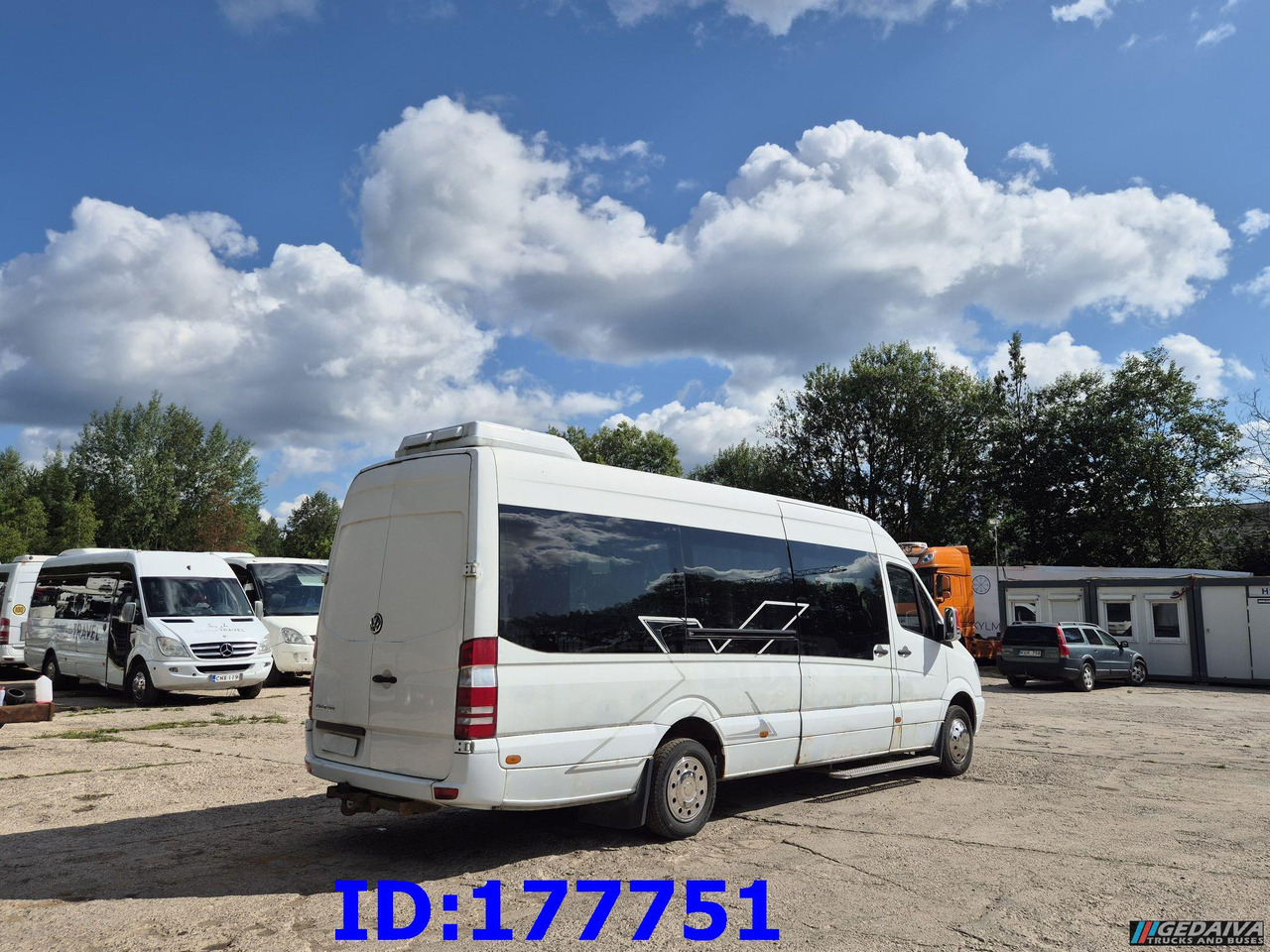 MERCEDES-BENZ Sprinter 518 - VIP - 17-seater - אוטובוס בין עירוני: תמונה 4 MERCEDES-BENZ Sprinter 518 - VIP - 17-seater - אוטובוס בין עירוני: תמונה 4