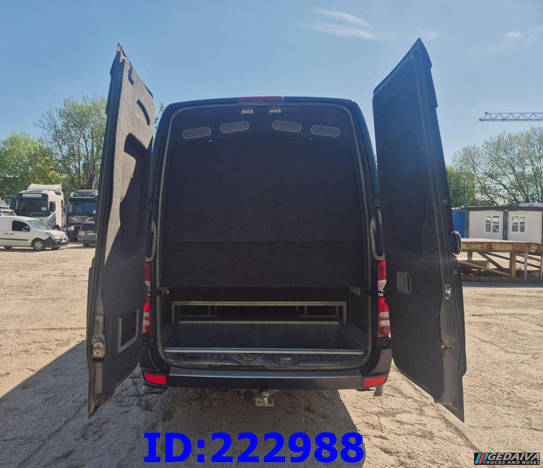 MERCEDES-BENZ Sprinter 519 VIP - 17 Seater - אוטובוס בין עירוני: תמונה 5 MERCEDES-BENZ Sprinter 519 VIP - 17 Seater - אוטובוס בין עירוני: תמונה 5