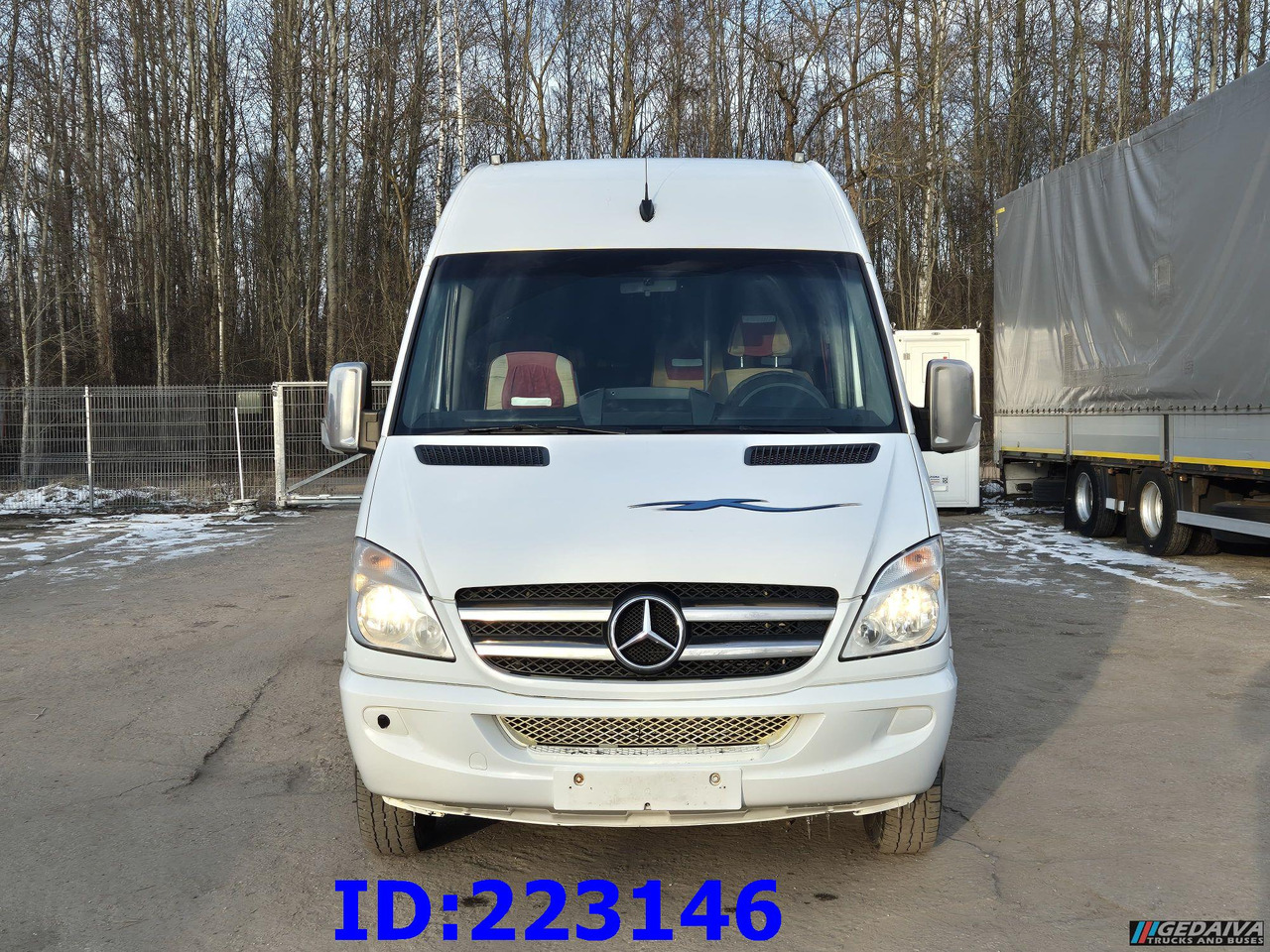 MERCEDES-BENZ Sprinter 519 VIP - 21Place -Euro 5 - אוטובוס בין עירוני: תמונה 2 MERCEDES-BENZ Sprinter 519 VIP - 21Place -Euro 5 - אוטובוס בין עירוני: תמונה 2