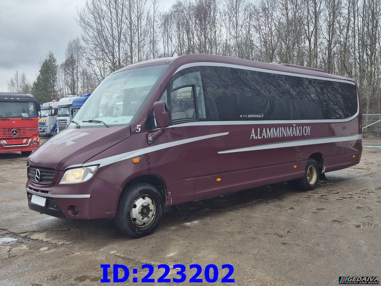 MERCEDES-BENZ Sunrider 818D Vario 33 - Seater - אוטובוס בין עירוני: תמונה 1 MERCEDES-BENZ Sunrider 818D Vario 33 - Seater - אוטובוס בין עירוני: תמונה 1