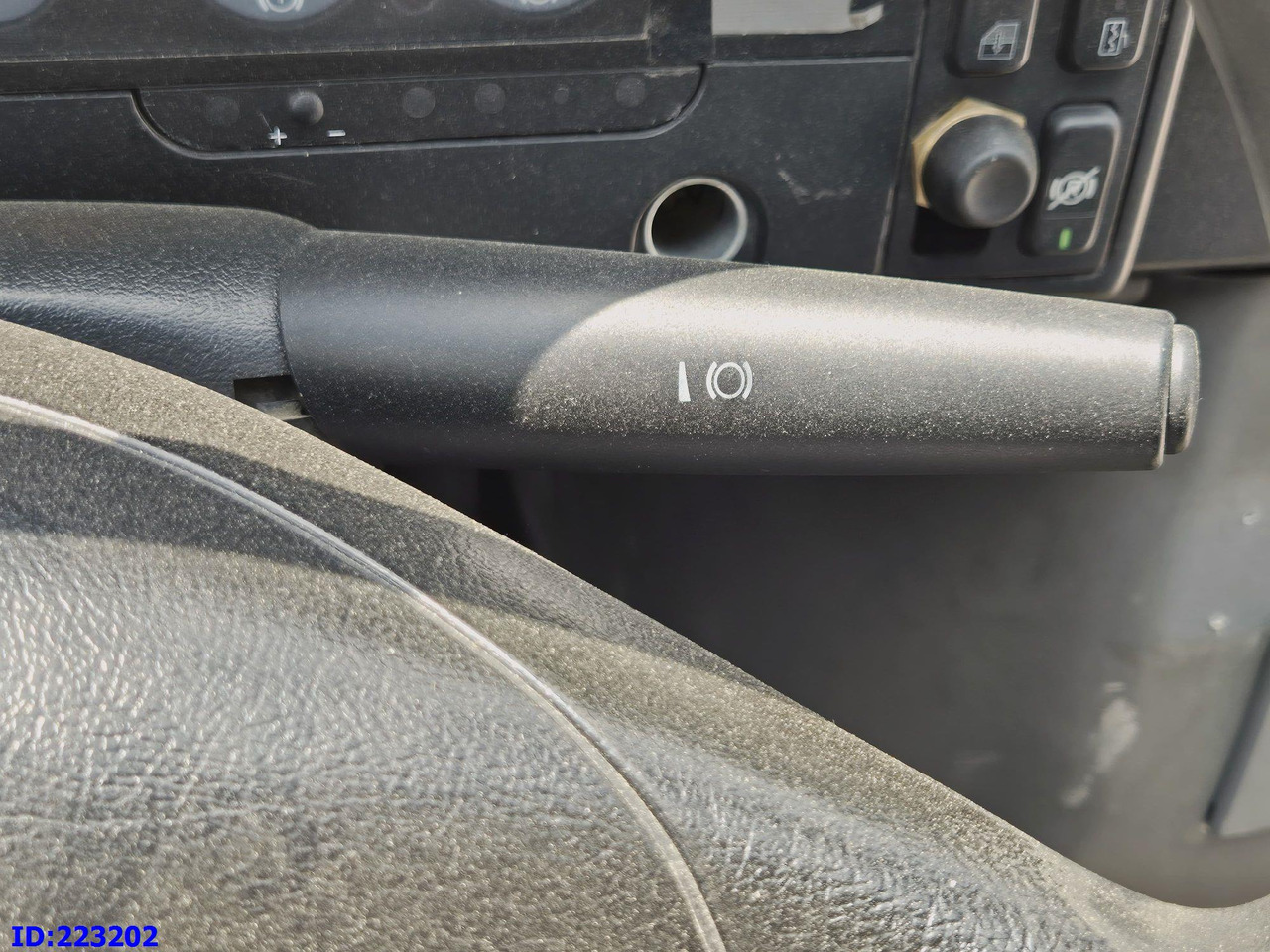 מיניבוס, אוטובוס בין עירוני MERCEDES-BENZ Sunrider 818D Vario 33 - Seater: תמונה 10