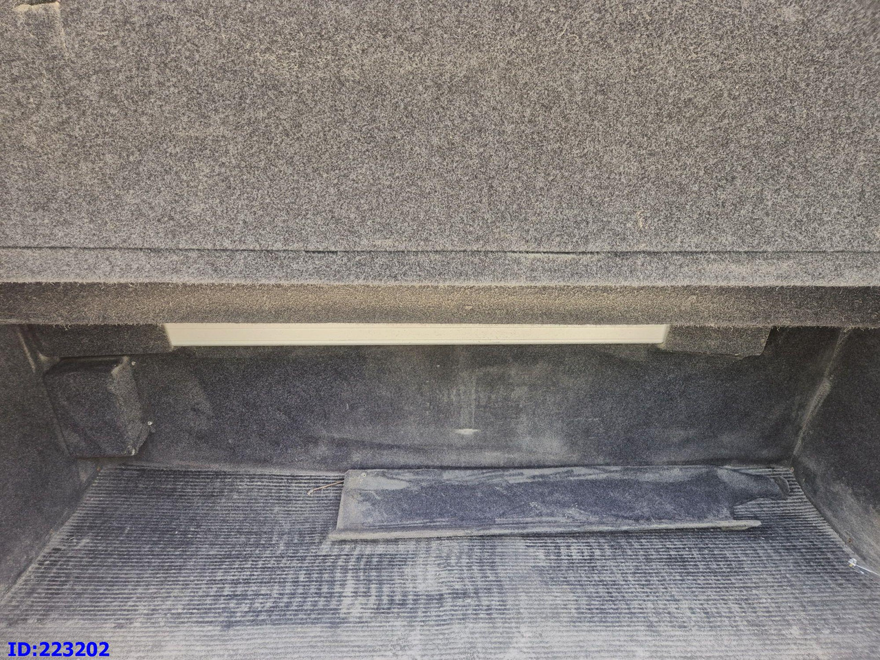 מיניבוס, אוטובוס בין עירוני MERCEDES-BENZ Sunrider 818D Vario 33 - Seater: תמונה 6