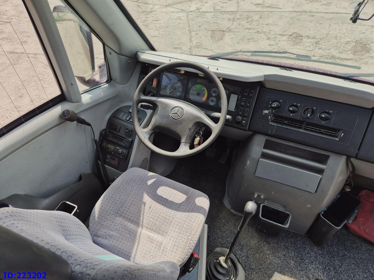 מיניבוס, אוטובוס בין עירוני MERCEDES-BENZ Sunrider 818D Vario 33 - Seater: תמונה 8