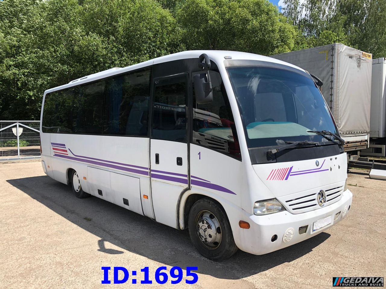 MERCEDES-BENZ Vario Medio 815 30-Seater - אוטובוס בין עירוני: תמונה 1 MERCEDES-BENZ Vario Medio 815 30-Seater - אוטובוס בין עירוני: תמונה 1