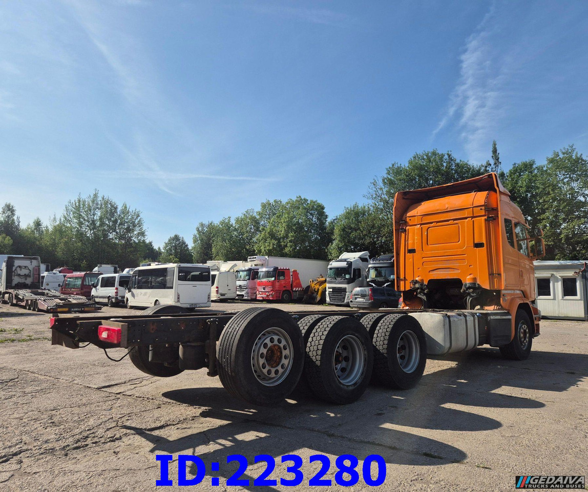 SCANIA R580 V8 8X4 Retarder (Steering axle) - משאית עם שלדת תא: תמונה 4 SCANIA R580 V8 8X4 Retarder (Steering axle) - משאית עם שלדת תא: תמונה 4