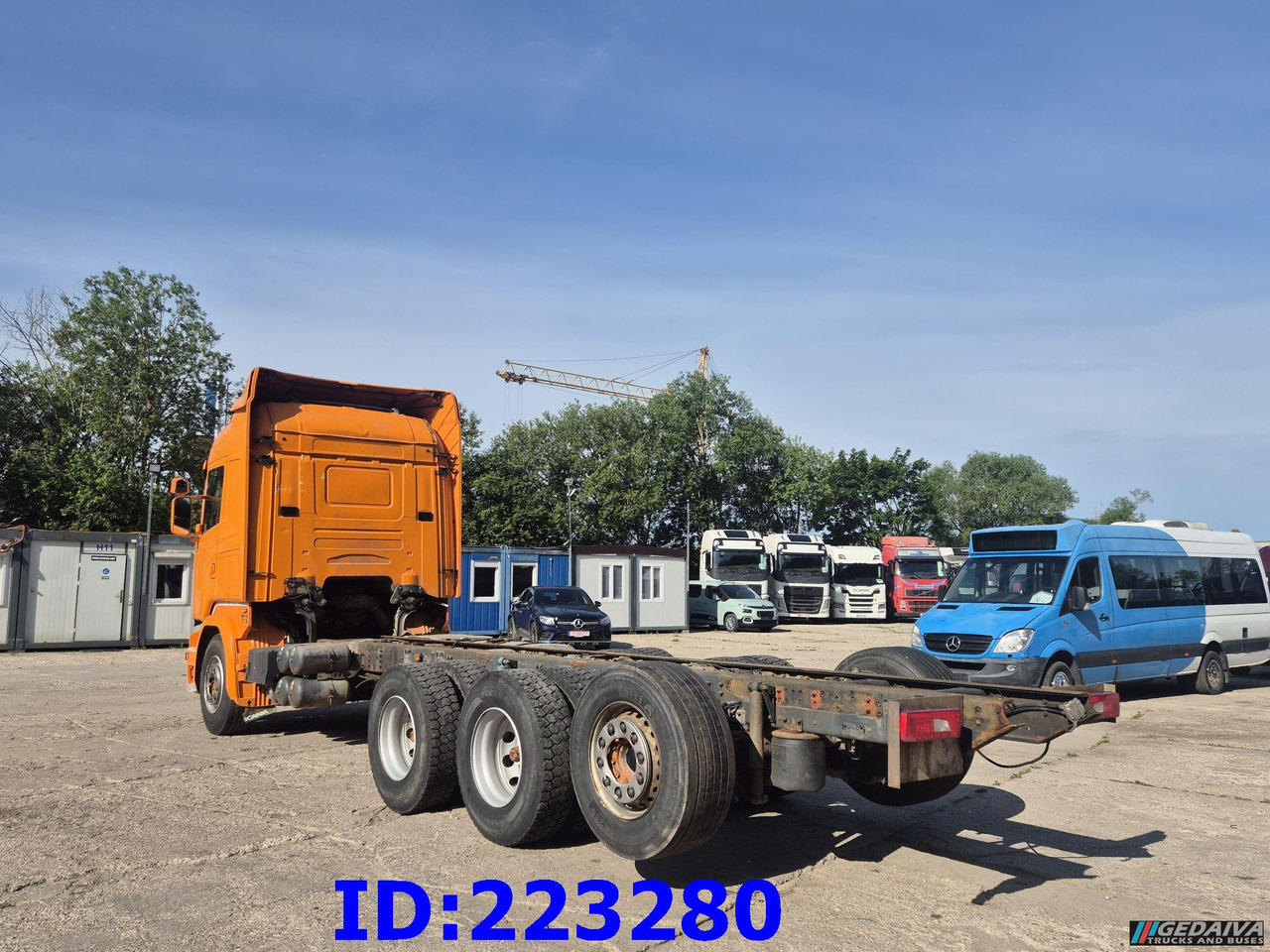 SCANIA R580 V8 8X4 Retarder (Steering axle) - משאית עם שלדת תא: תמונה 5 SCANIA R580 V8 8X4 Retarder (Steering axle) - משאית עם שלדת תא: תמונה 5