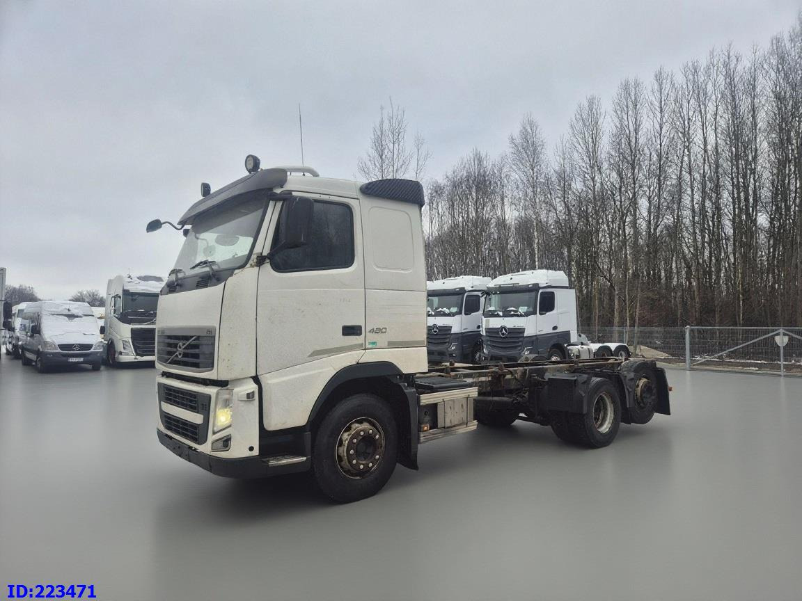 VOLVO FH 420HP 6×2 Steering axle - משאית עם שלדת תא: תמונה 1 VOLVO FH 420HP 6×2 Steering axle - משאית עם שלדת תא: תמונה 1
