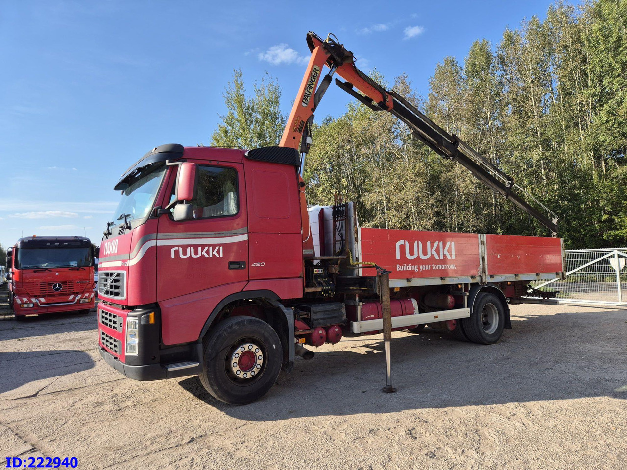 VOLVO FH12 420HP + Crane Palfinger PK9501 - משאית צד נופל/ שטוחה: תמונה 1 VOLVO FH12 420HP + Crane Palfinger PK9501 - משאית צד נופל/ שטוחה: תמונה 1