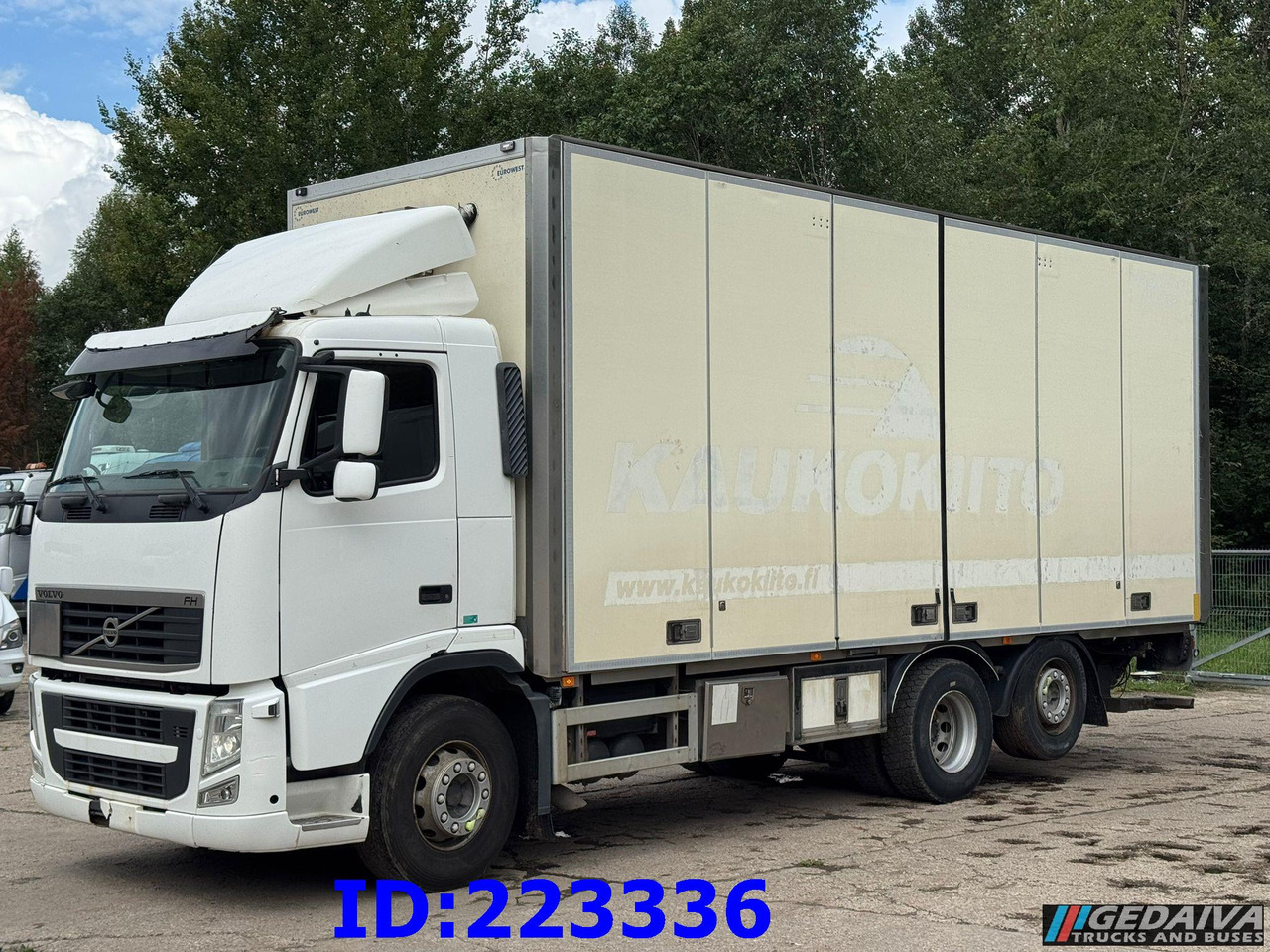 VOLVO FH13 460HP 6x2 OPEN SIDE BOX - משאית תיבה: תמונה 1 VOLVO FH13 460HP 6x2 OPEN SIDE BOX - משאית תיבה: תמונה 1