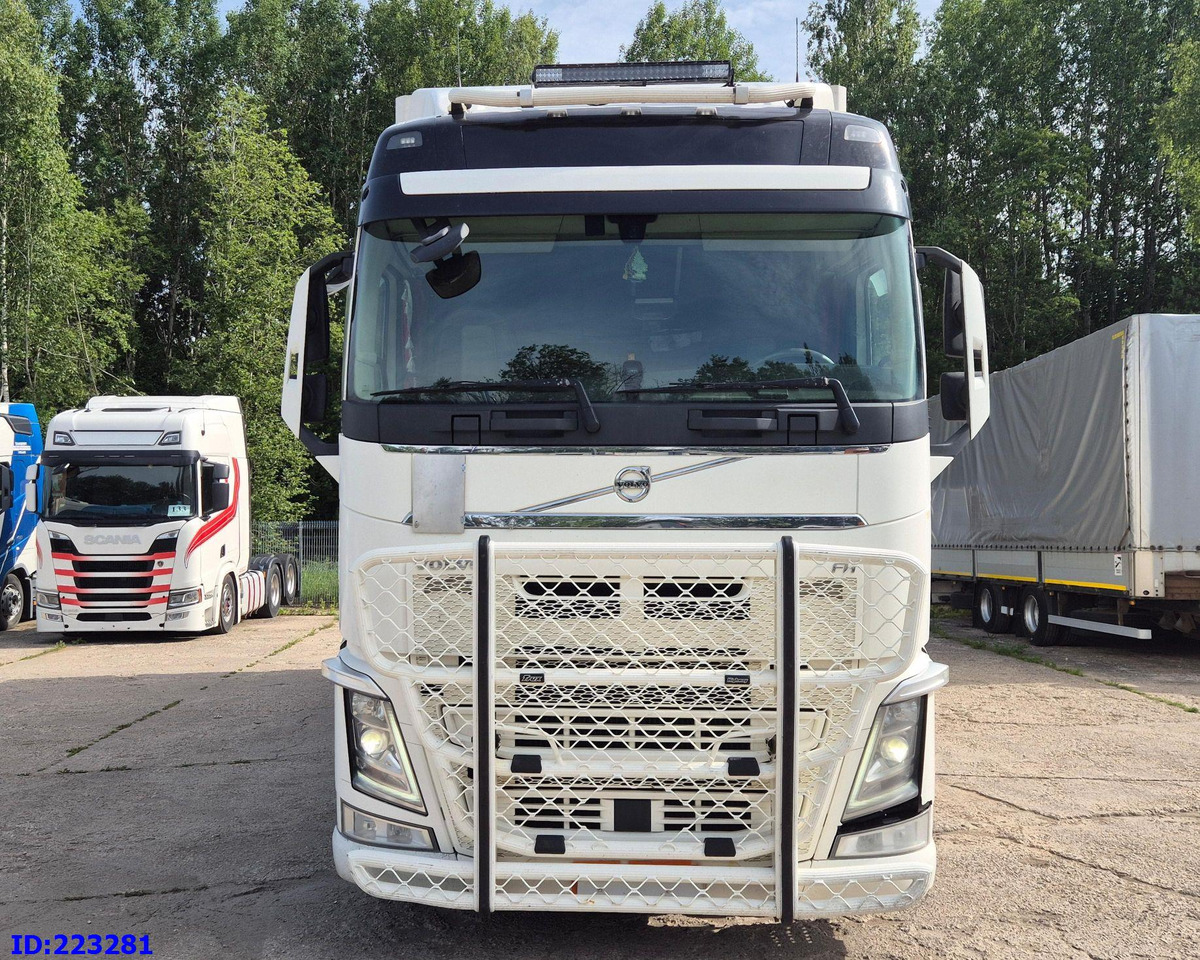 VOLVO FH13 540HP 6x2 (10 tyre) Euro6 - משאית איזותרמית: תמונה 2 VOLVO FH13 540HP 6x2 (10 tyre) Euro6 - משאית איזותרמית: תמונה 2