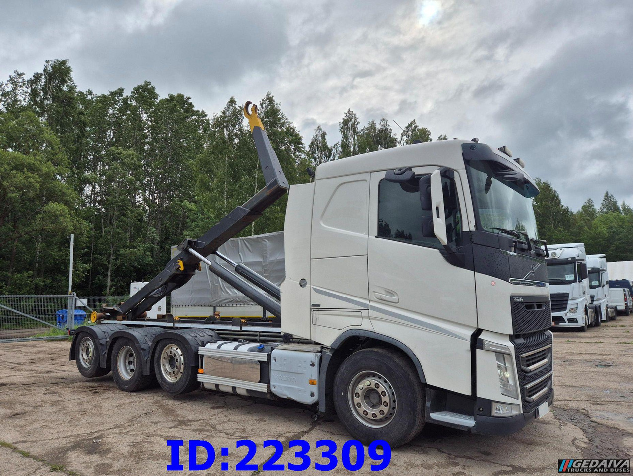 VOLVO FH13 540HP 8x2 Hook lift (2axles steering - 2 axles lifting) - משאית הרמת וו: תמונה 4 VOLVO FH13 540HP 8x2 Hook lift (2axles steering - 2 axles lifting) - משאית הרמת וו: תמונה 4