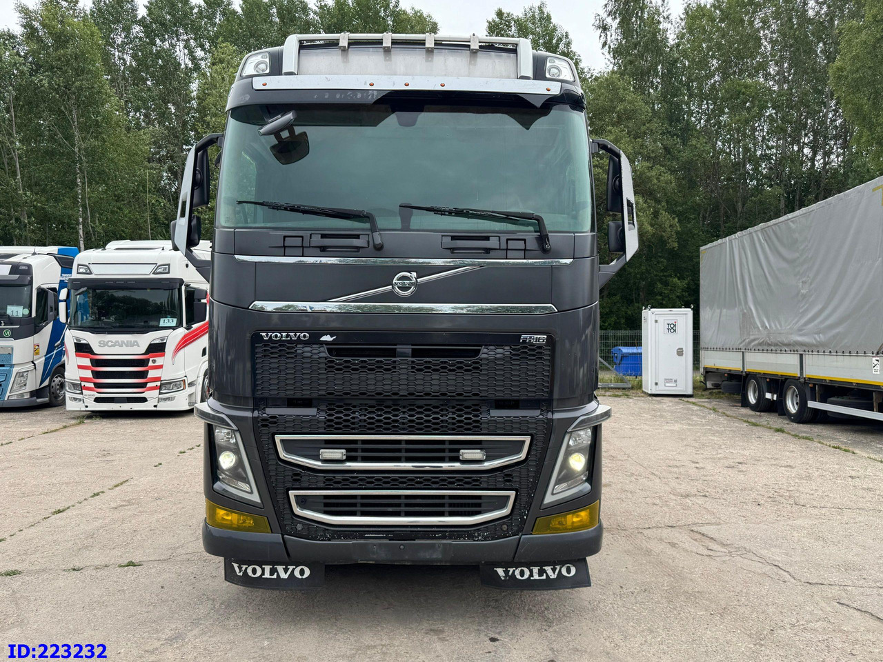 VOLVO FH16 700HP 8X4 Big Axles - משאית עם שלדת תא: תמונה 2 VOLVO FH16 700HP 8X4 Big Axles - משאית עם שלדת תא: תמונה 2
