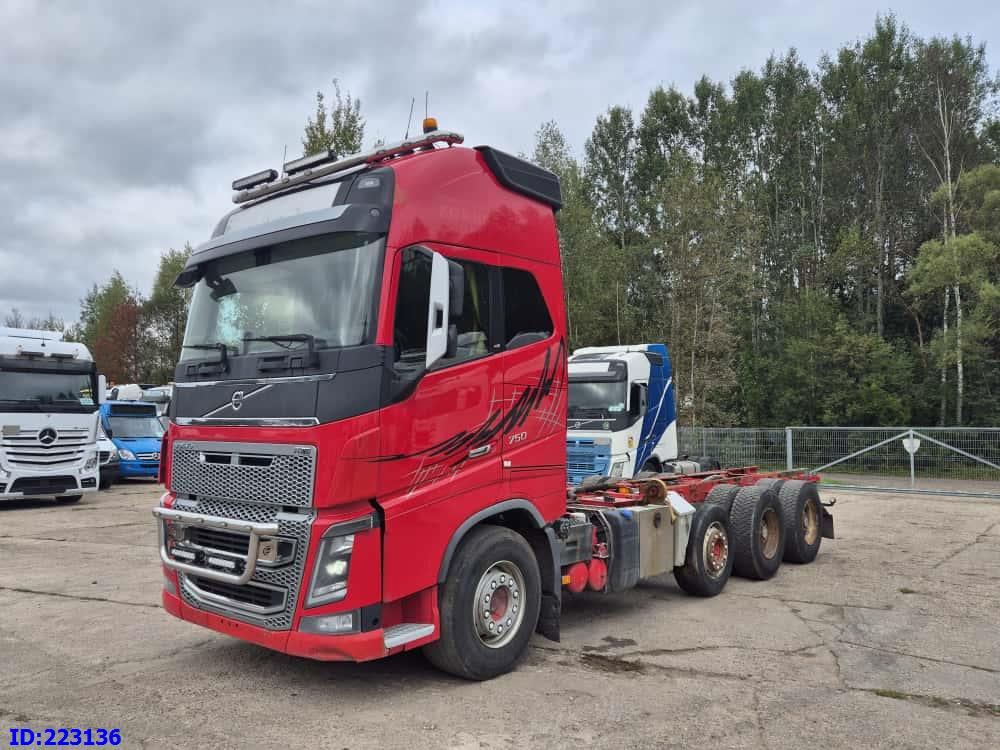 VOLVO FH16 750HP - 8x4 -Big Axles - משאית עם שלדת תא: תמונה 1 VOLVO FH16 750HP - 8x4 -Big Axles - משאית עם שלדת תא: תמונה 1