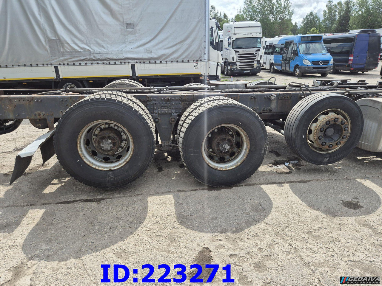 VOLVO FH16 750HP 8x4 (Steering axle / 2 axles lifting) - משאית עץ: תמונה 5 VOLVO FH16 750HP 8x4 (Steering axle / 2 axles lifting) - משאית עץ: תמונה 5