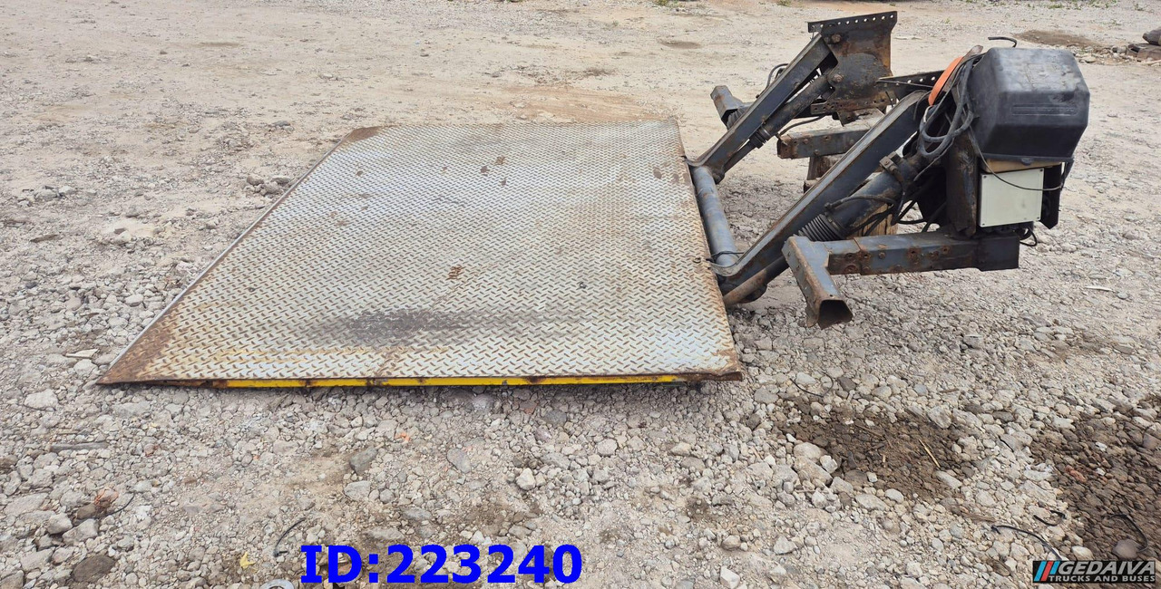 ZEPRO 200-175MA - מעלית אחורית: תמונה 1 ZEPRO 200-175MA - מעלית אחורית: תמונה 1