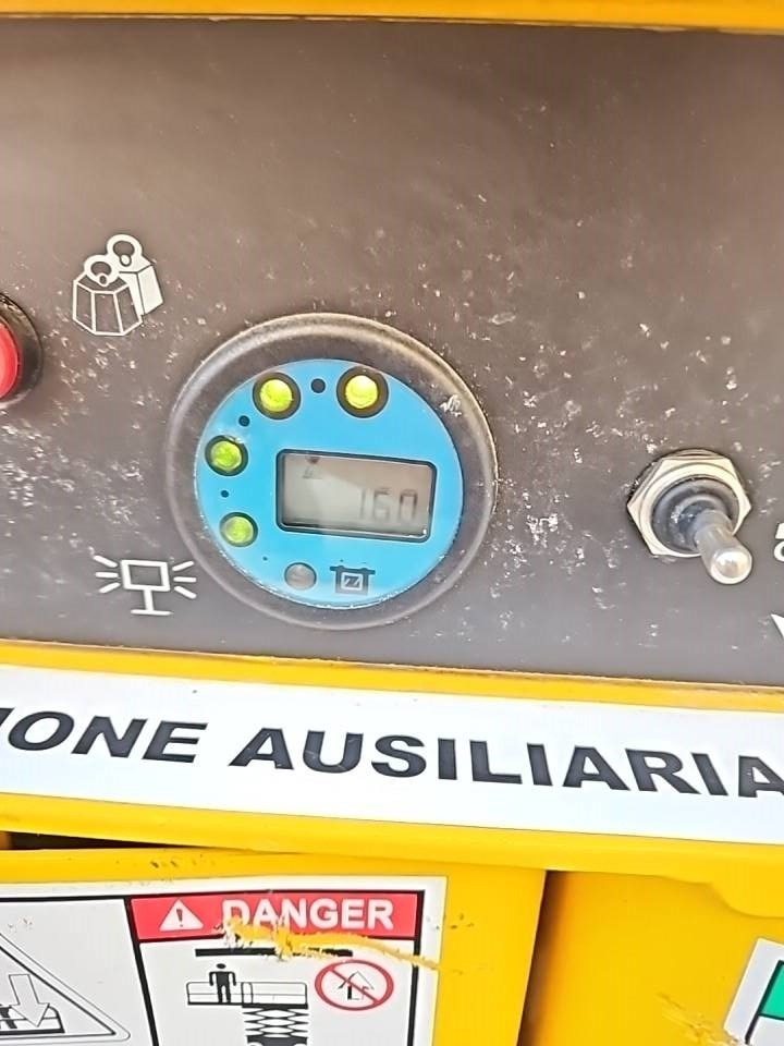 Haulotte Compact 10 N  - מעלית מספריים: תמונה 4 Haulotte Compact 10 N  - מעלית מספריים: תמונה 4