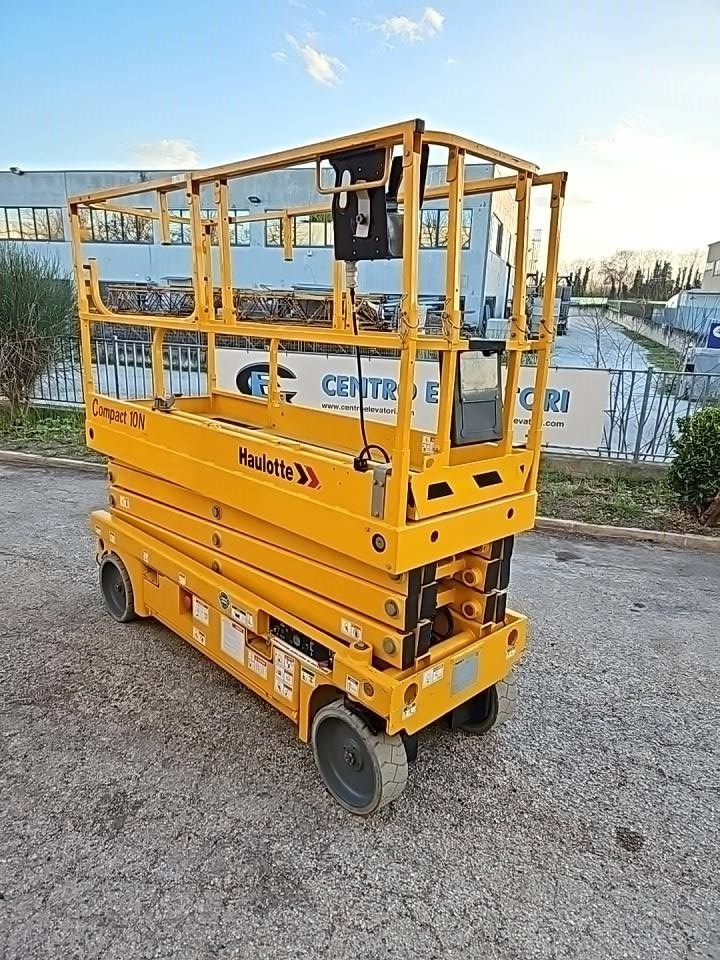Haulotte Compact 10 N  - מעלית מספריים: תמונה 3 Haulotte Compact 10 N  - מעלית מספריים: תמונה 3