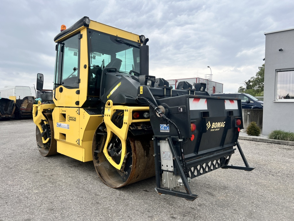 Bomag BW 154 AP-4 AM (111577) - רולר כביש: תמונה 3 Bomag BW 154 AP-4 AM (111577) - רולר כביש: תמונה 3