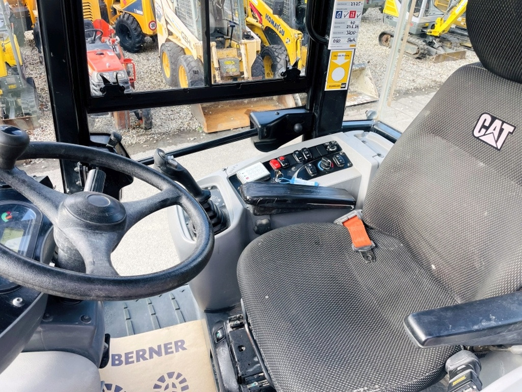 Caterpillar 908M (3927) - מעמיס גלגלים: תמונה 5 Caterpillar 908M (3927) - מעמיס גלגלים: תמונה 5