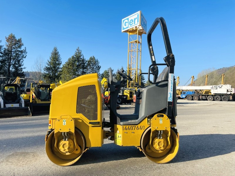 Caterpillar CB14B (3399) - רולר: תמונה 1 Caterpillar CB14B (3399) - רולר: תמונה 1