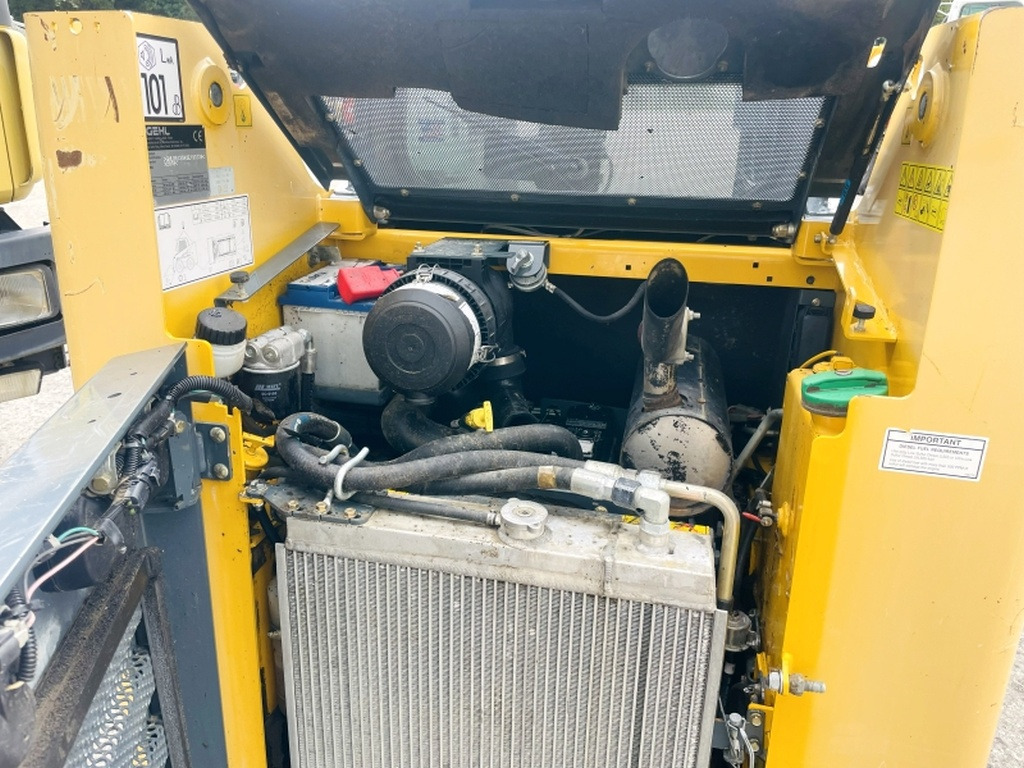 מעמיס היגוי החלקה Gehl R135 (4068): תמונה 8