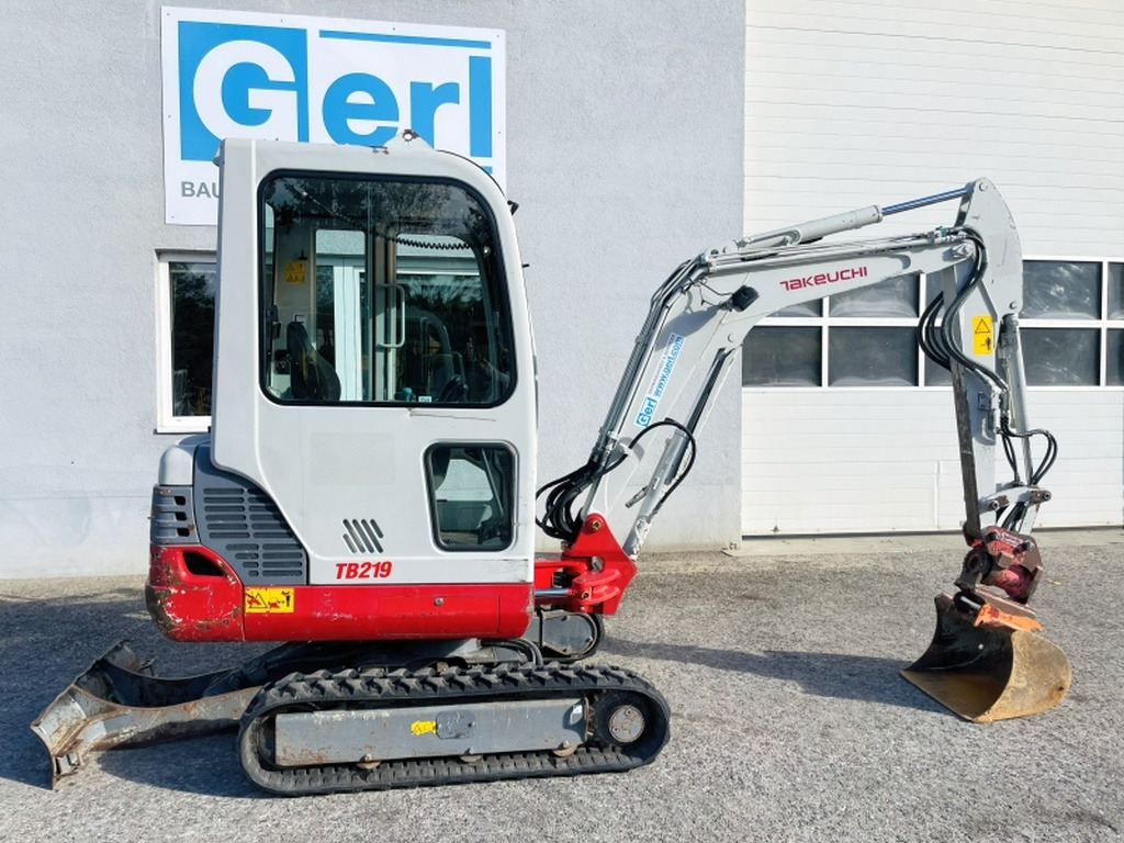 Takeuchi TB219 (4096) - מיני מחפר: תמונה 2 Takeuchi TB219 (4096) - מיני מחפר: תמונה 2