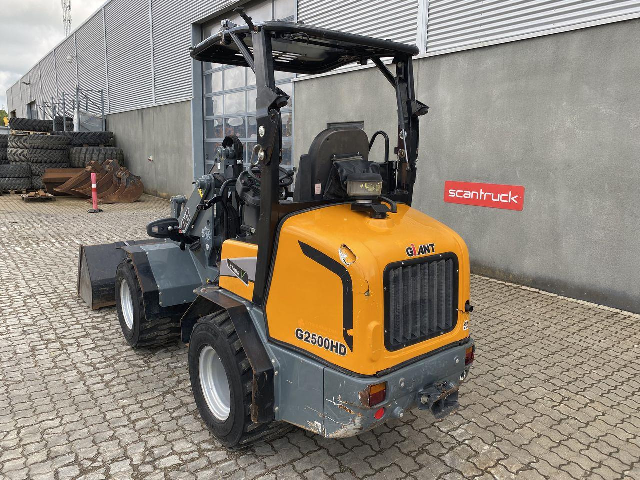 Giant G2500HD - מעמיס קומפקטי: תמונה 2 Giant G2500HD - מעמיס קומפקטי: תמונה 2