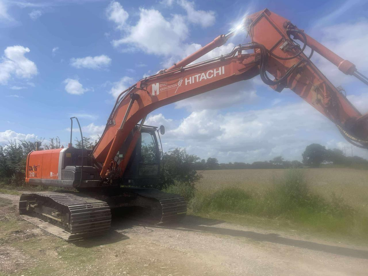 Hitachi ZX210LC-3 - מחפר סורק: תמונה 2 Hitachi ZX210LC-3 - מחפר סורק: תמונה 2