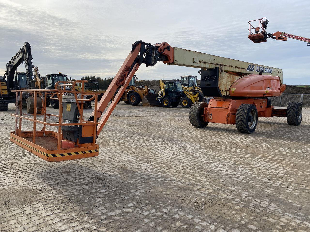 JLG 1250AJP - זרוע מרפקי: תמונה 1 JLG 1250AJP - זרוע מרפקי: תמונה 1