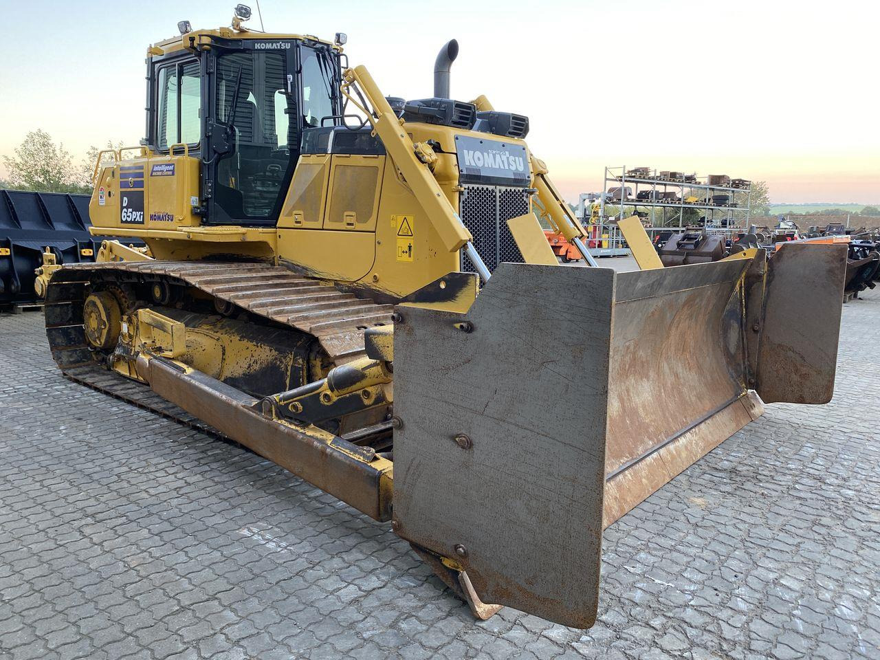 Komatsu D65PXI-18EO - דחפור: תמונה 5 Komatsu D65PXI-18EO - דחפור: תמונה 5