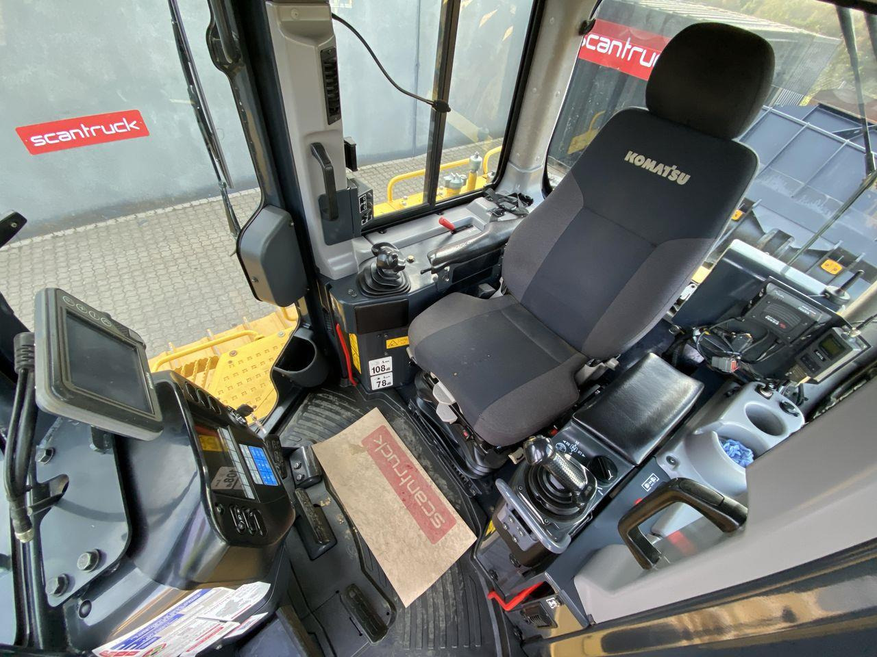 Komatsu D65PXI-18EO - דחפור: תמונה 3 Komatsu D65PXI-18EO - דחפור: תמונה 3