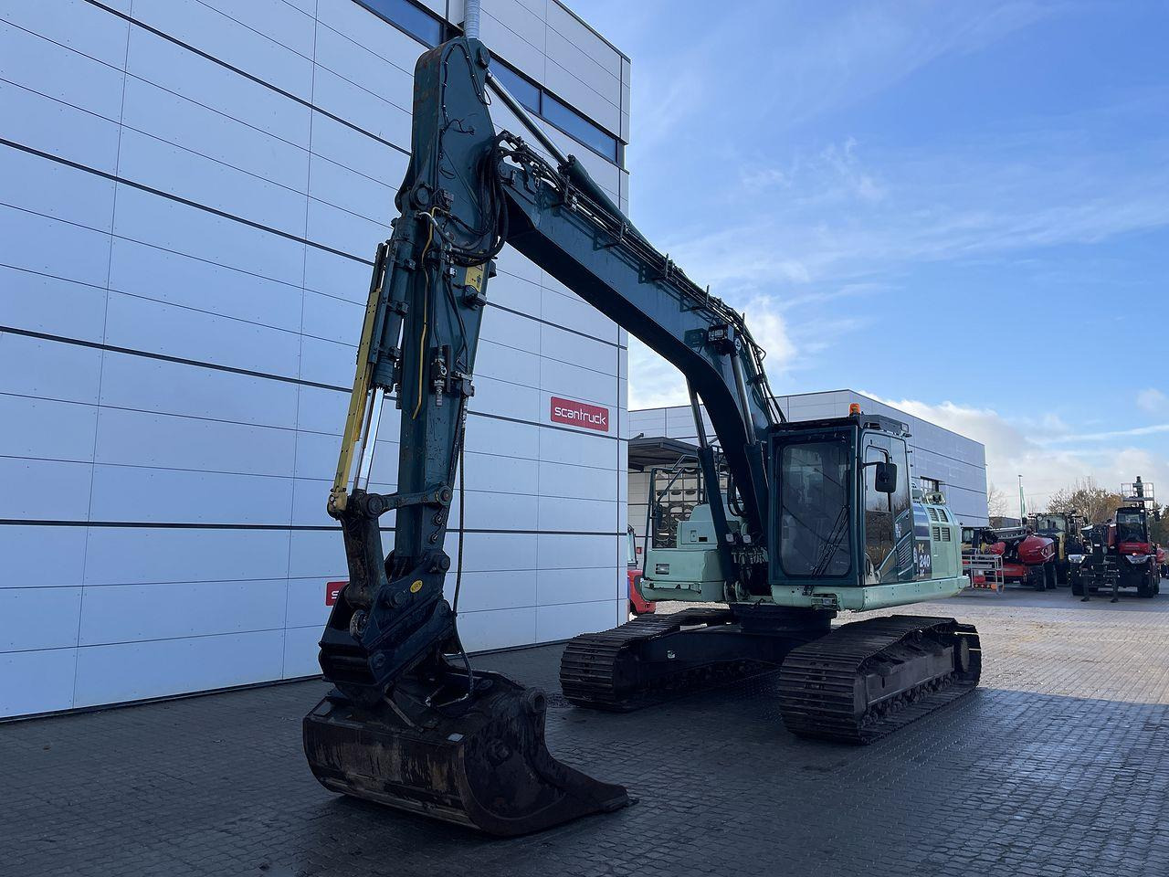 Komatsu PC240LCD-11 - מחפר סורק: תמונה 1 Komatsu PC240LCD-11 - מחפר סורק: תמונה 1