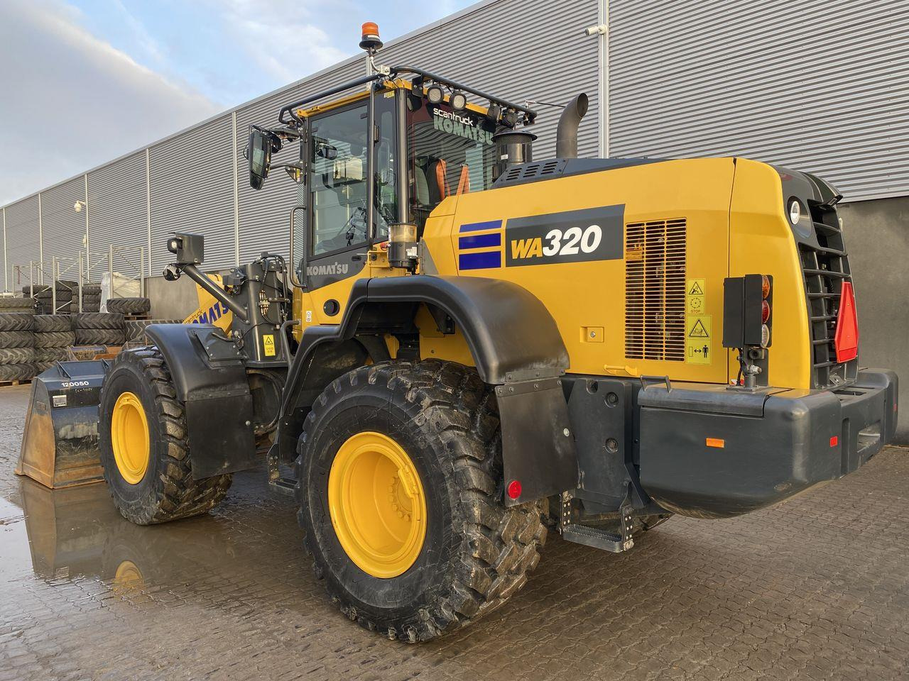 Komatsu WA320-8EO - מעמיס גלגלים: תמונה 2 Komatsu WA320-8EO - מעמיס גלגלים: תמונה 2