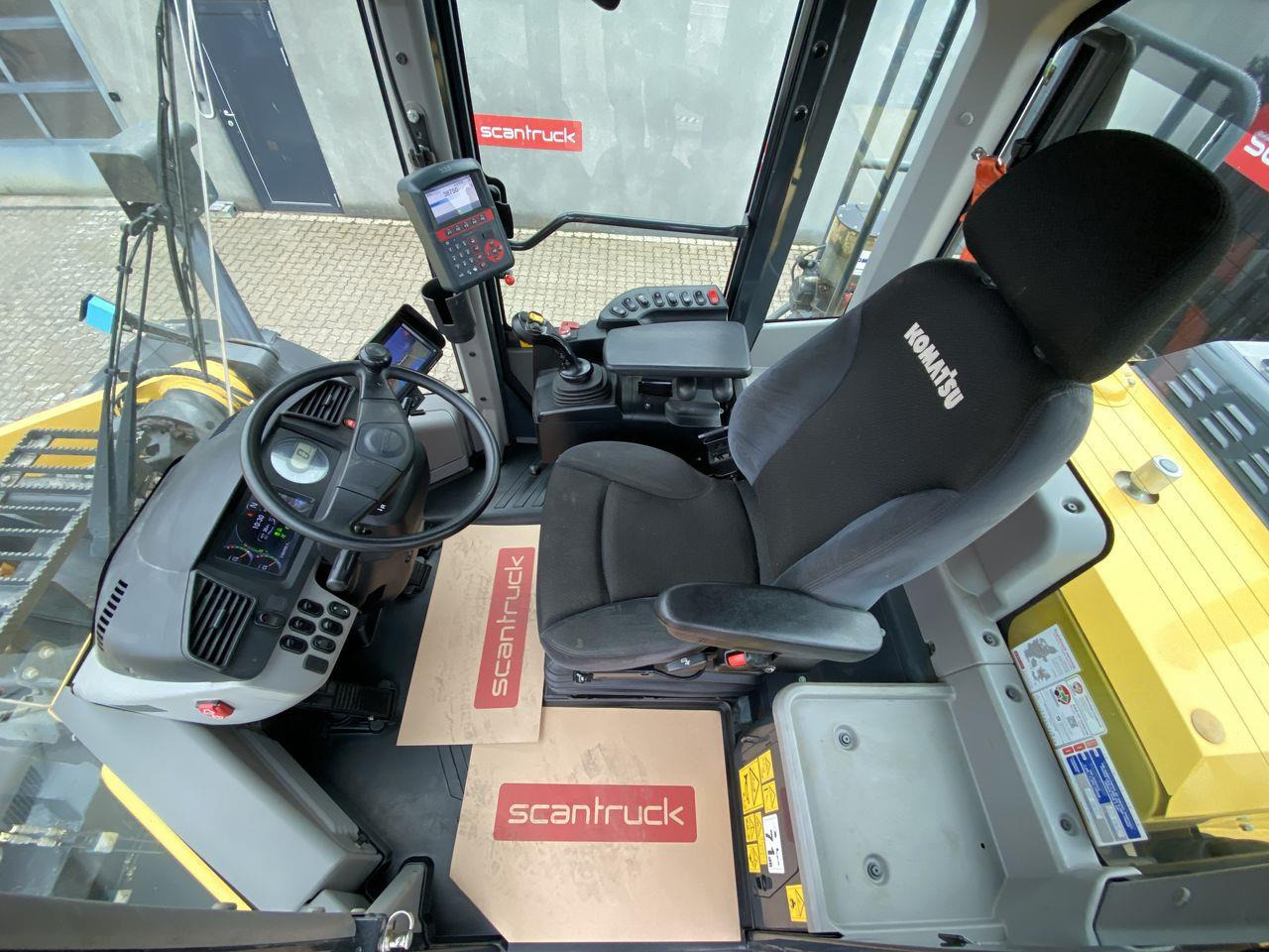 Komatsu WA480-8 - מעמיס גלגלים: תמונה 3 Komatsu WA480-8 - מעמיס גלגלים: תמונה 3