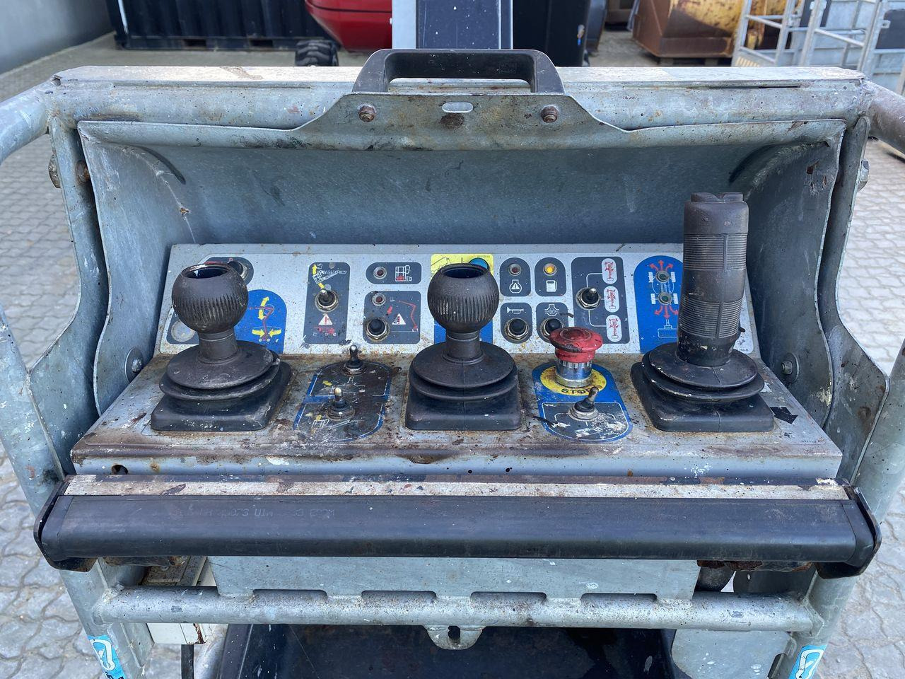 Manitou 160ATJ RC - זרוע מרפקי: תמונה 3 Manitou 160ATJ RC - זרוע מרפקי: תמונה 3